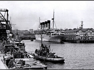 SS Aquitania -  Sydney, 1945