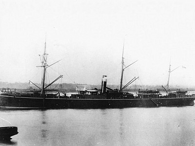 28 February 1890 – The steamship RMS Quetta sunk off Cape York Peninsula, killing 133.