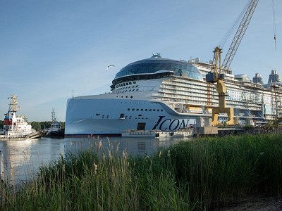 LNG-fueled Icon of the Seas aces first round of sea trials