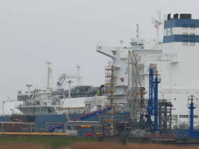 Third floating LNG terminal arrives in Germany 