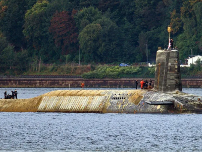Vanguard Submarine Arrives Home Absolutely Caked In Algae  